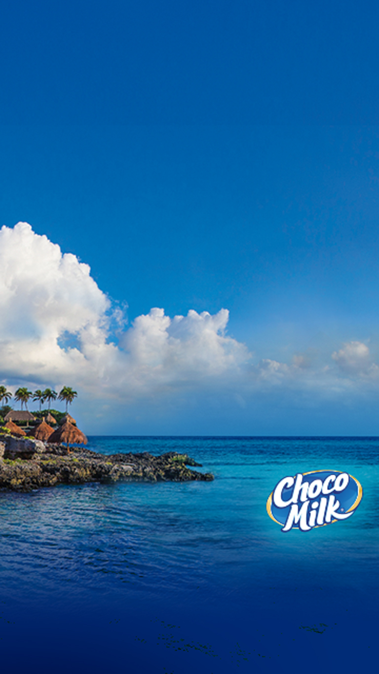 Imagen de fondo para la promoción de Choco Milk®, Imagen de la Riviera Maya con el mar y el logo de la marca Choco Milk®